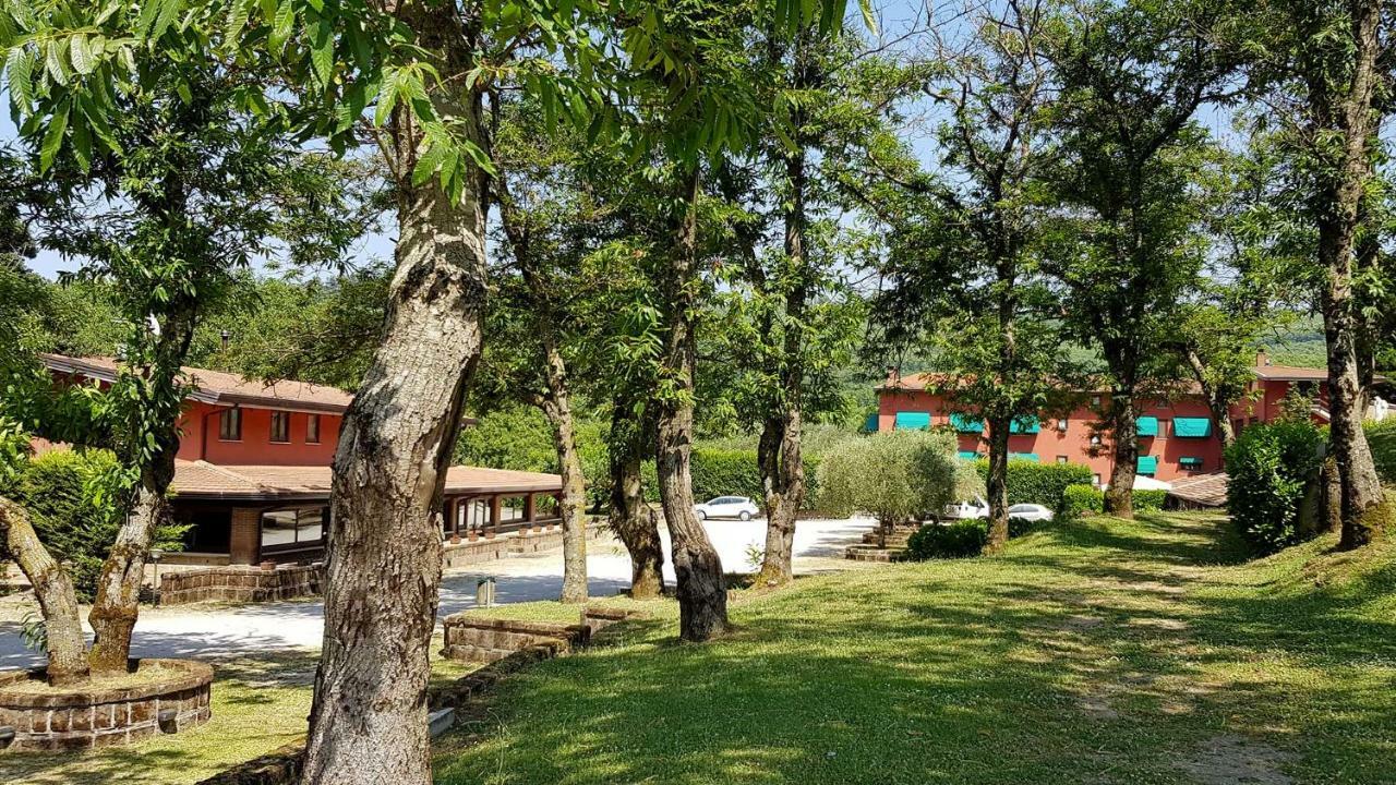 Agriturismo Ricciardelli Villa Contrada  Luaran gambar