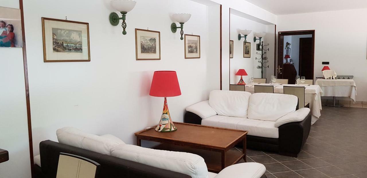 Agriturismo Ricciardelli Villa Contrada  Luaran gambar